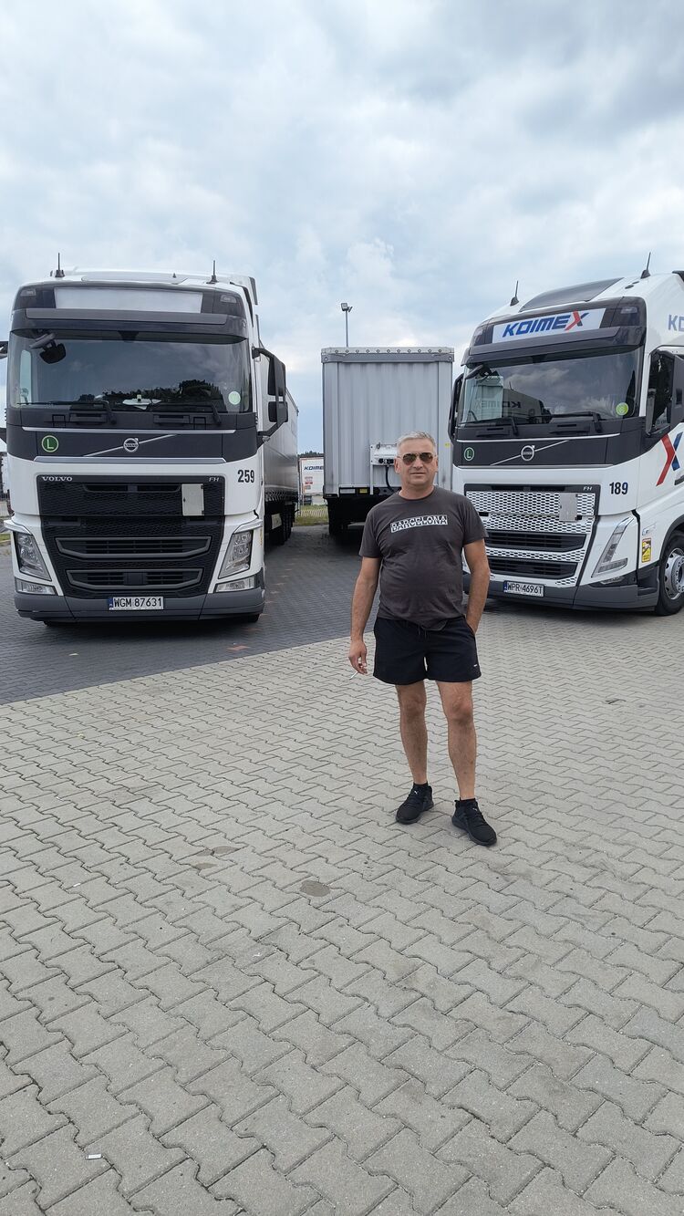  44251308  Vitaliy, 47 ,    