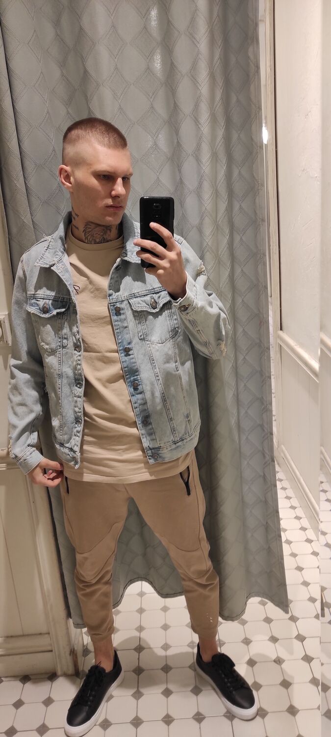  27150018  Iceiceice, 31 ,    