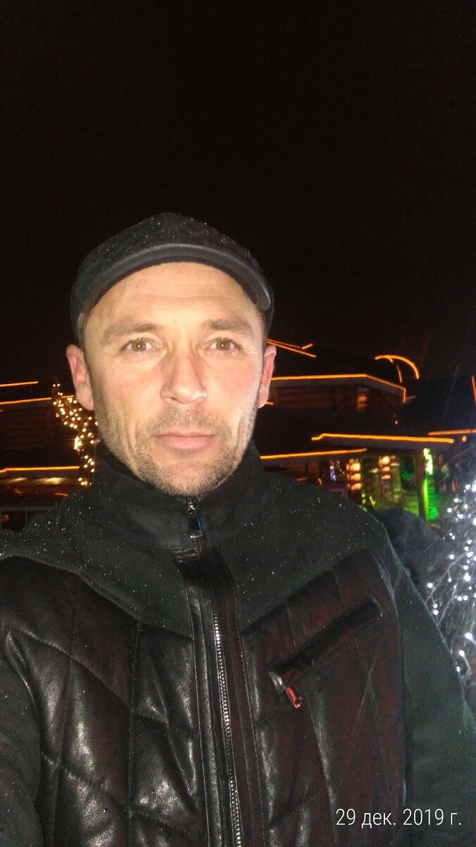  18868388  Alex, 47 ,    