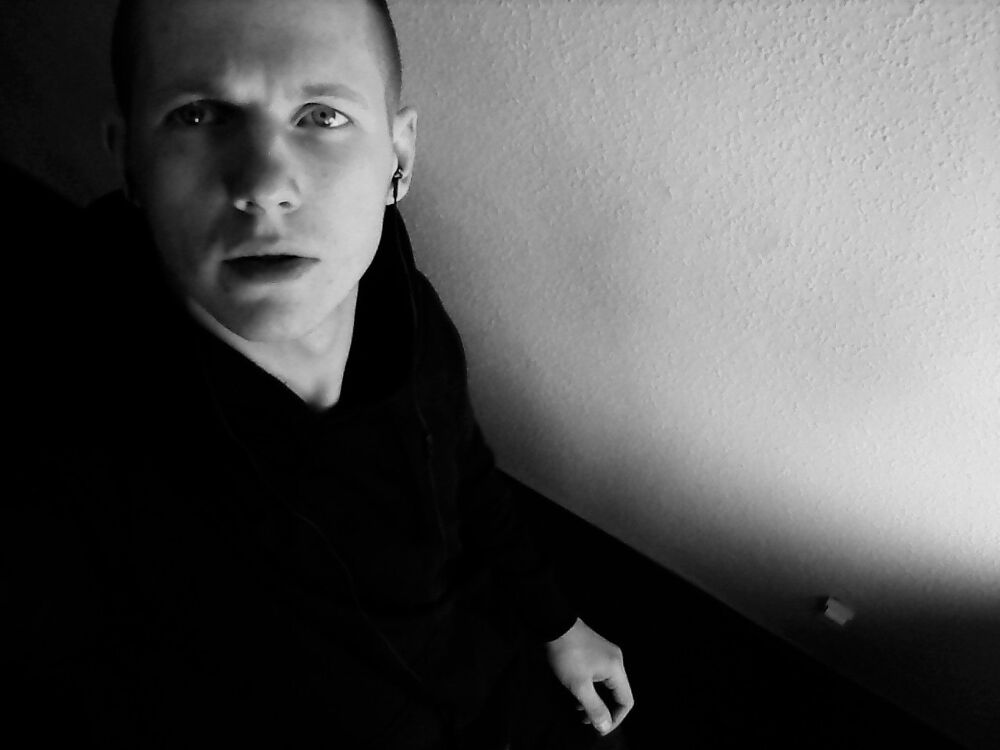  ,   Denys, 34 ,   ,   