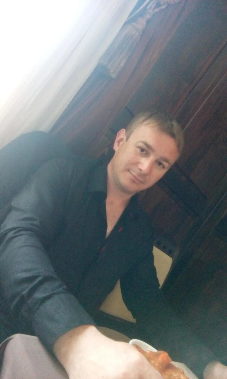  35619368  Mak, 41 ,    