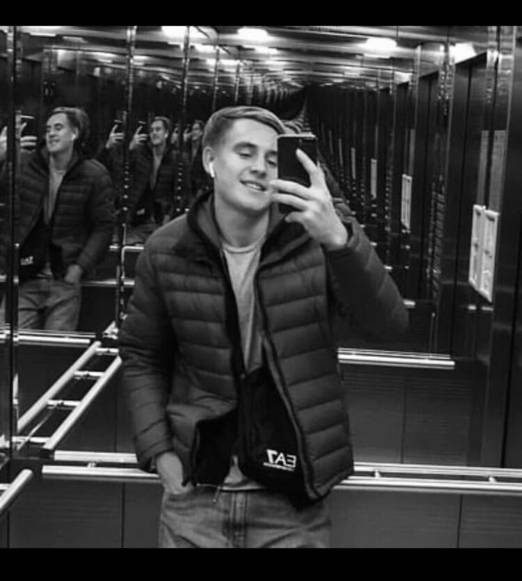  53145348  Dima, 24 ,    