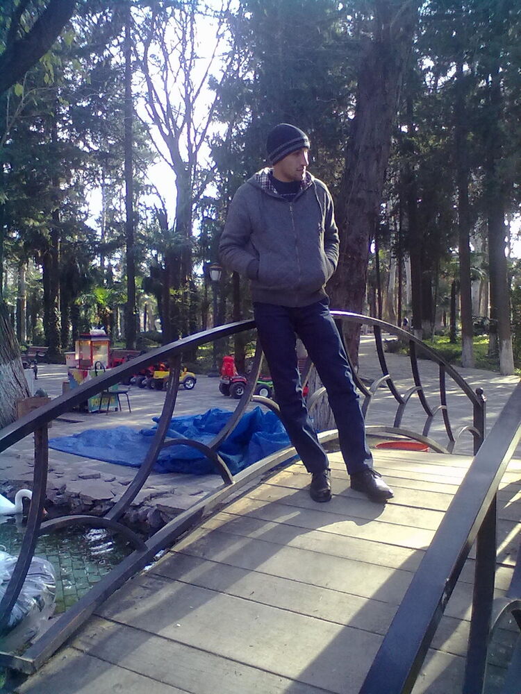  4392888  Zireddin, 36 ,    