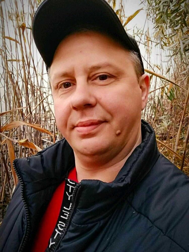  ,   Andrii, 47 ,   c 