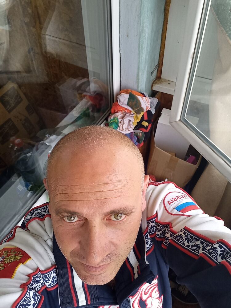  42321258  Artur, 47 ,     
