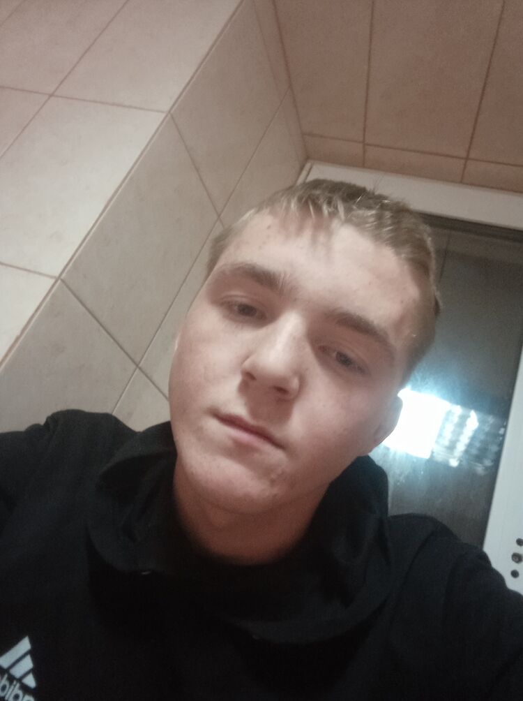  42893048  Vadim, 19 ,    