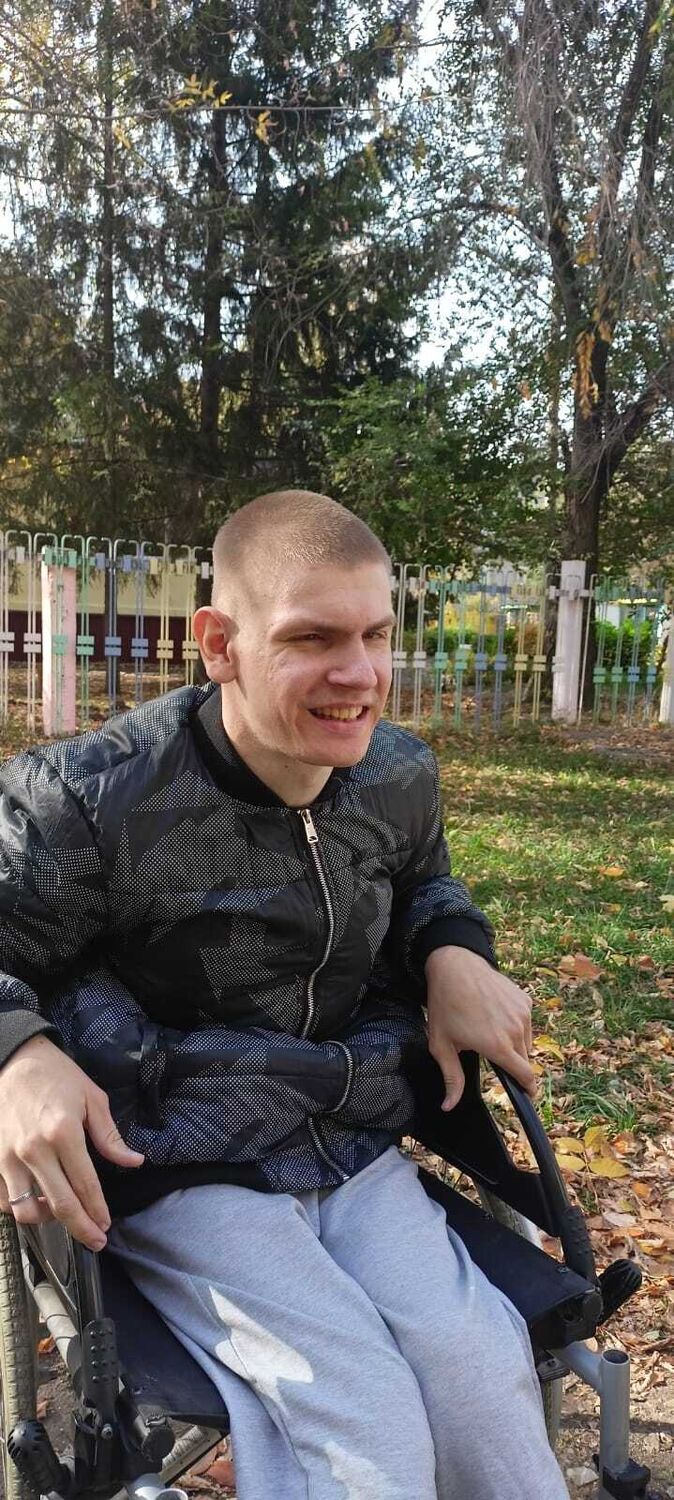  38952518  Vladik, 30 ,    