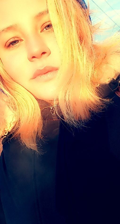  19439618  Lena, 25 ,    