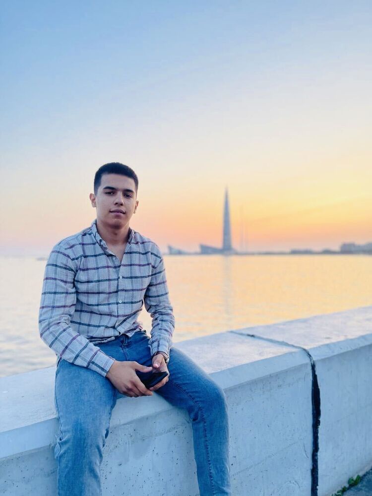  37672828  Mironshokh, 22 ,    -