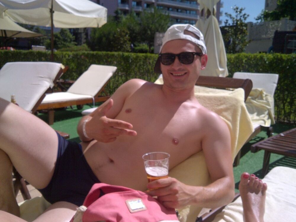  9870528  Vadim, 36 ,    