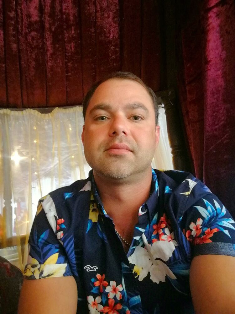  33211688  Dmitrii, 42 ,    