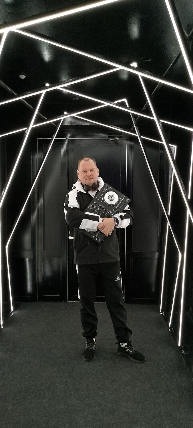  53429648  Dj PozitiFF, 42 ,    -