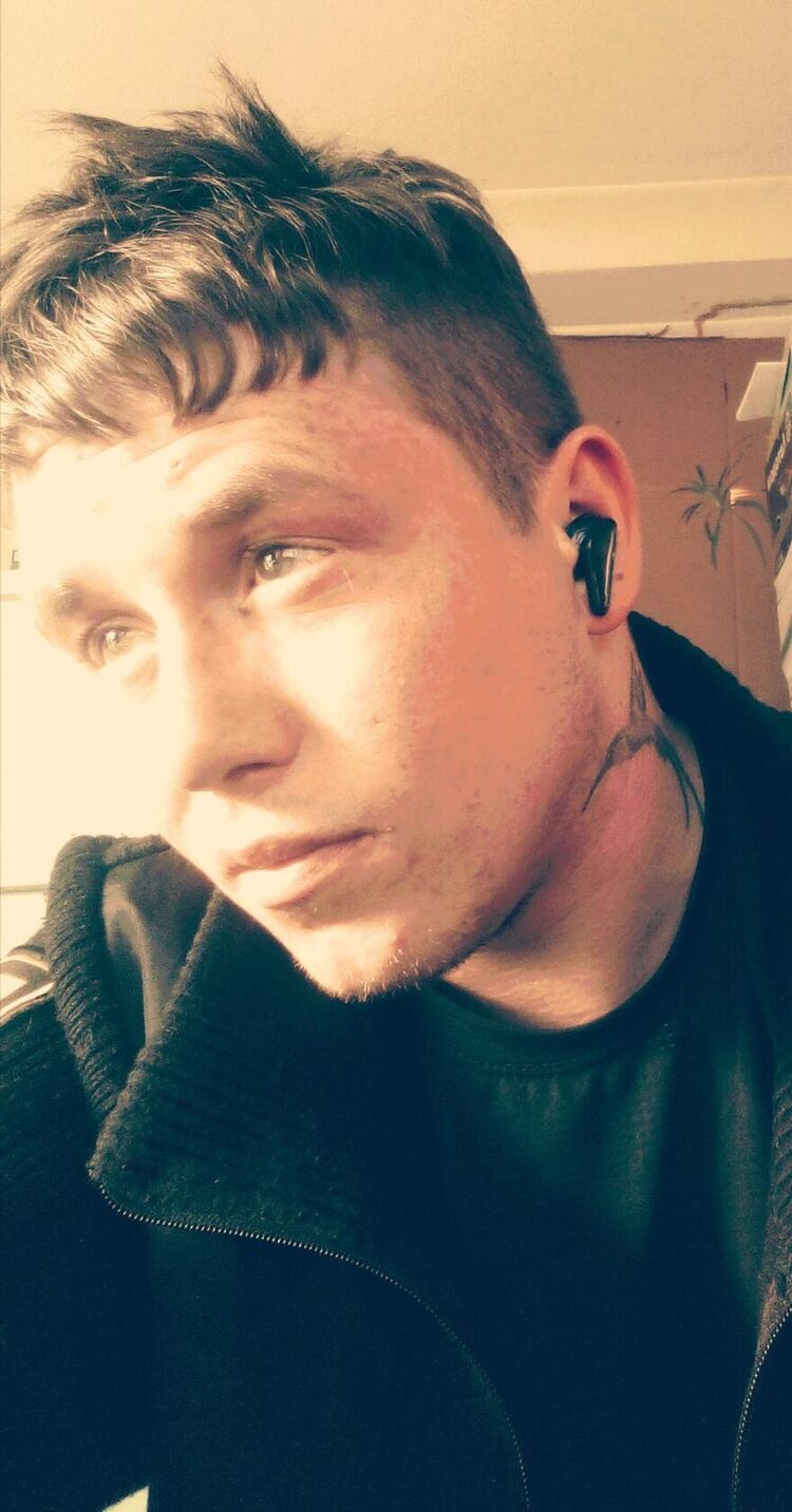  46547738  , 28 ,    