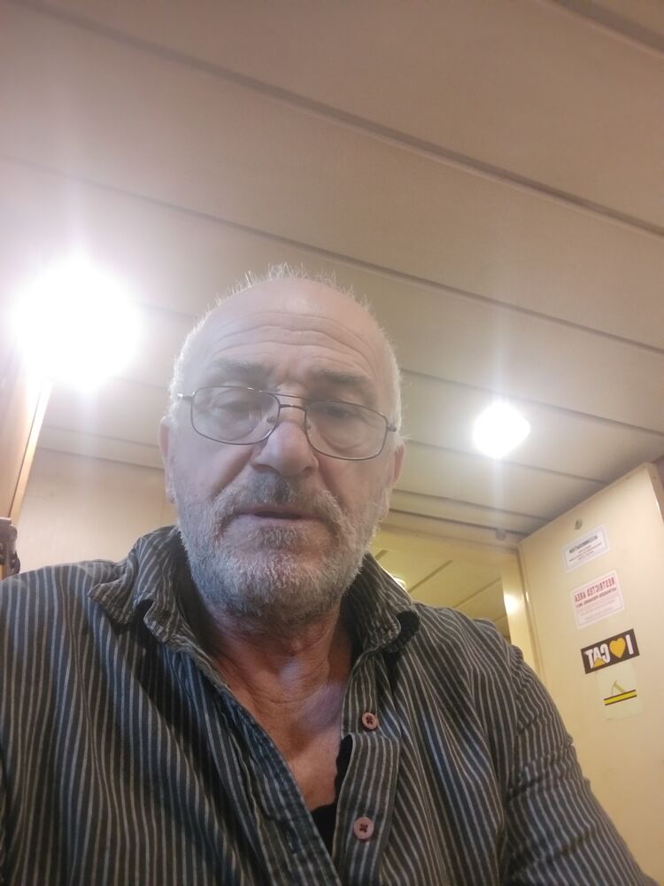  32591588  , 52 ,    