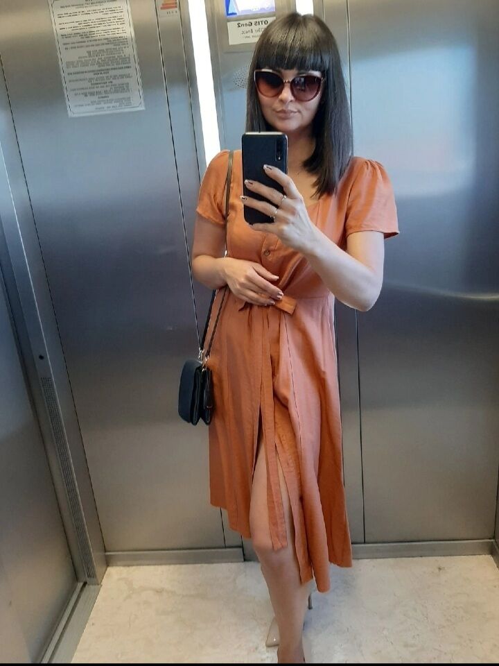  37591608  Larisa, 35 ,    