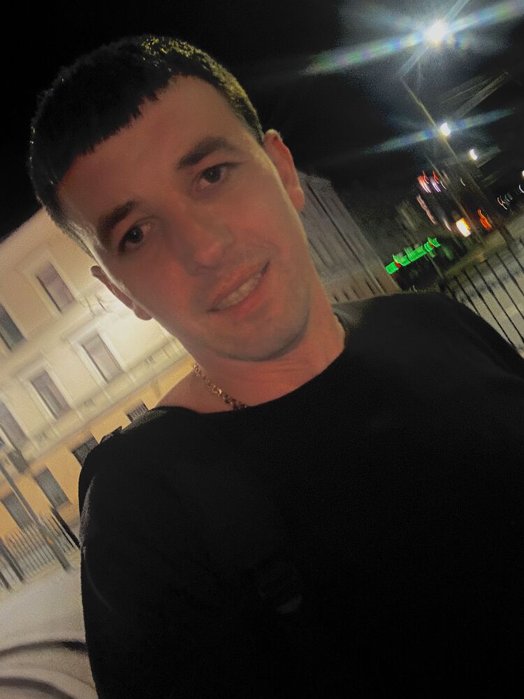  45844878  Vitalik, 38 ,    
