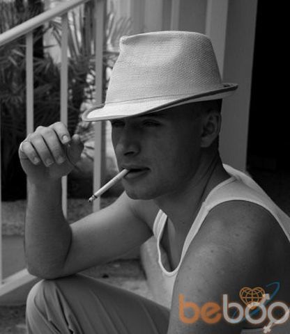  975418  Roman, 37 ,    -