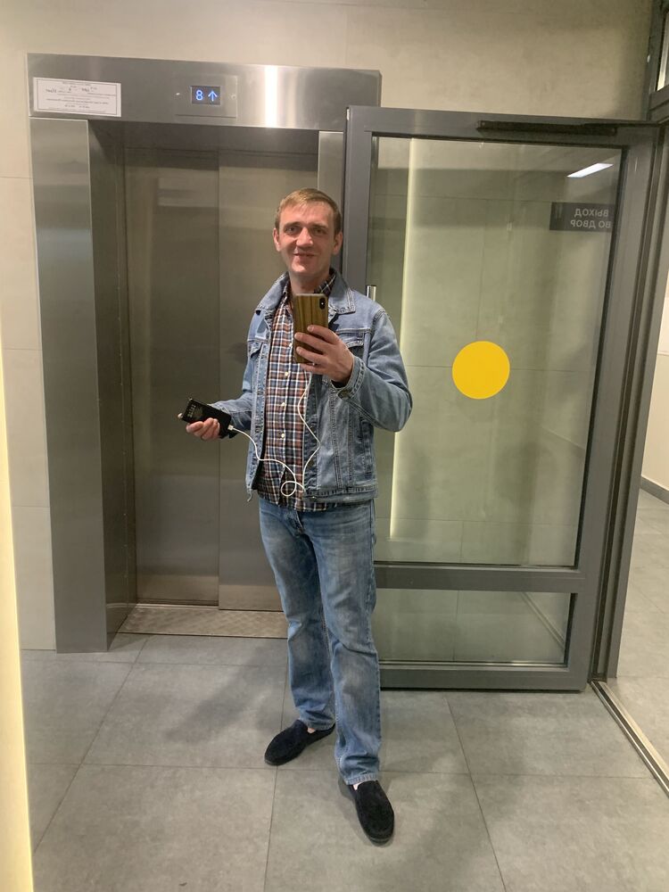 52377068  , 37 ,    -