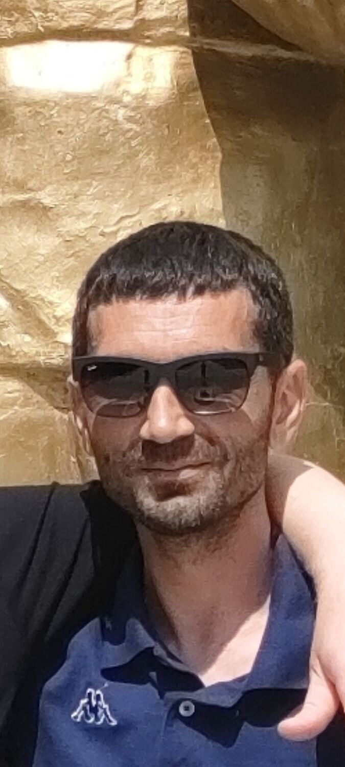  46632988  , 44 ,    