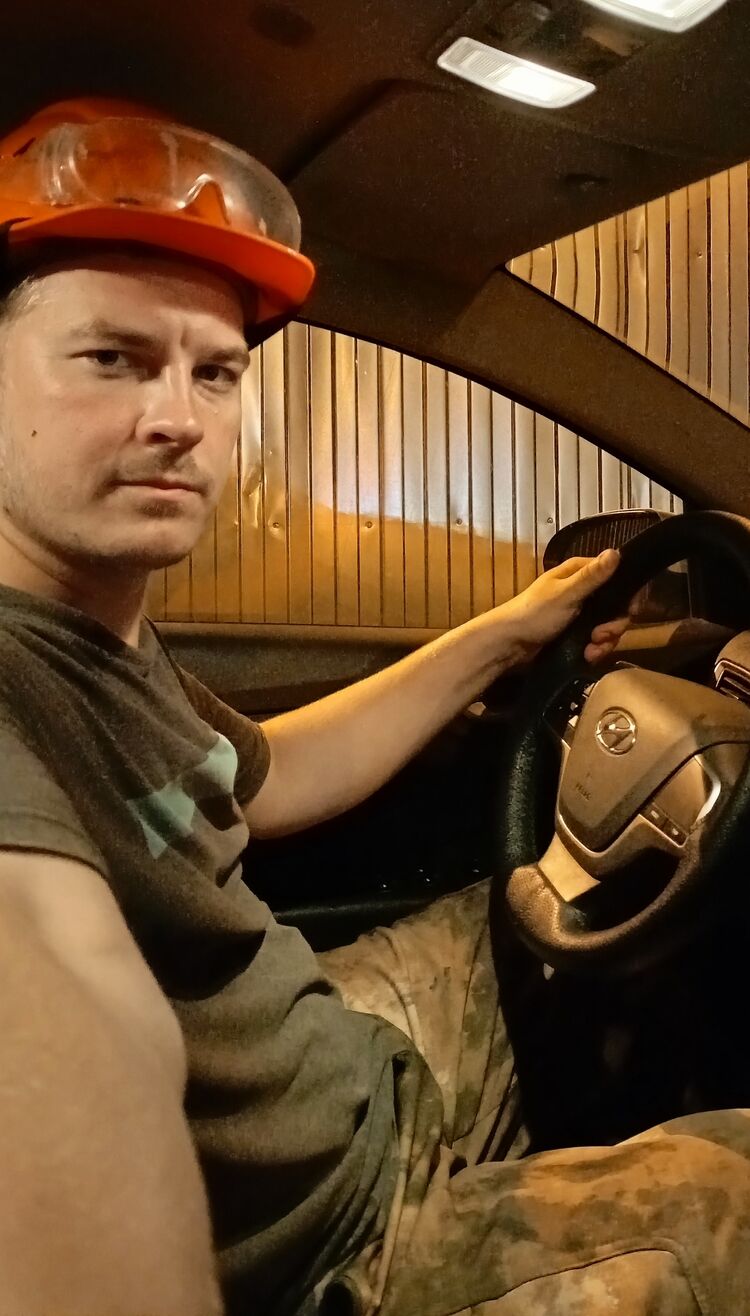  46131918  , 28 ,    