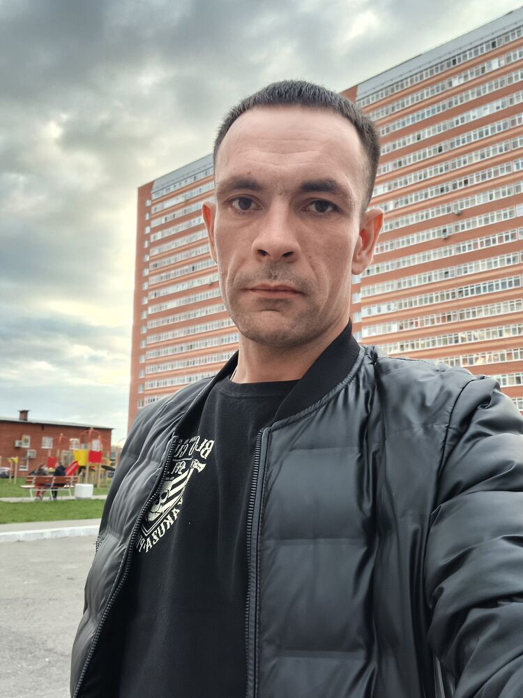  47460908  Vladimir, 35 ,    