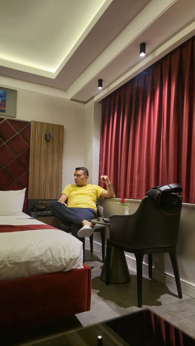  48315408  Suleyman, 36 ,    