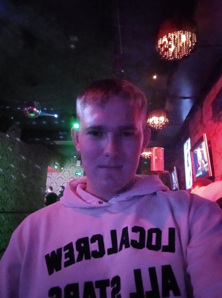  33115238  Vlad, 29 ,    