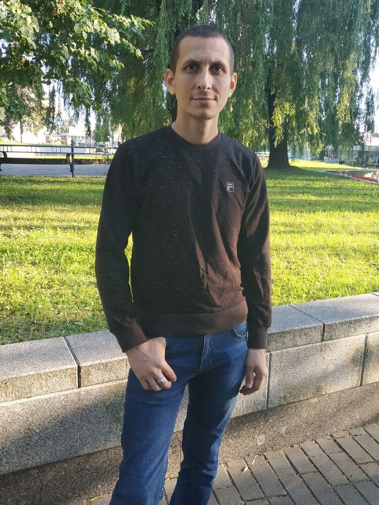  46678908  , 34 ,    