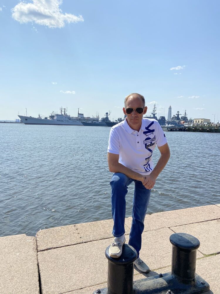  23737808  Dima, 40 ,    
