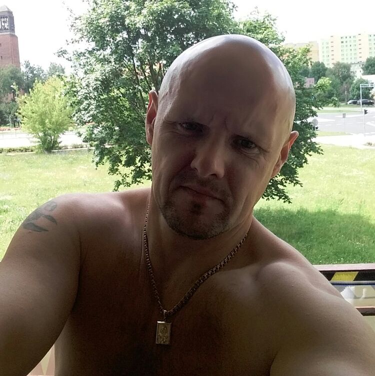  Radlow,   , 48 ,   