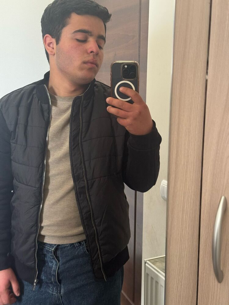  ,   Gurgen, 25 ,   ,   