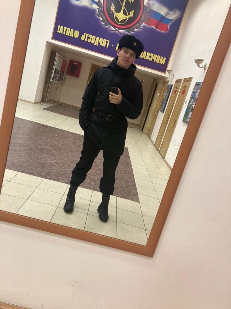  42272938  , 24 ,    