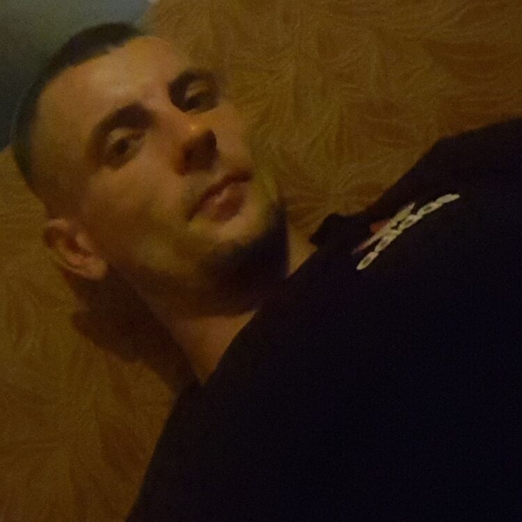  ,   Lui, 30 ,   ,   , c 
