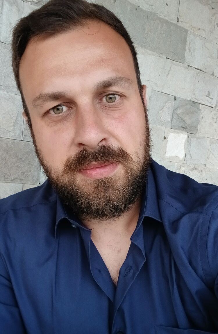  54038058  , 44 ,    