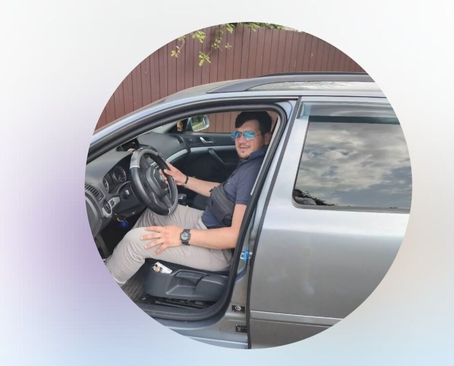  53030648  , 37 ,    