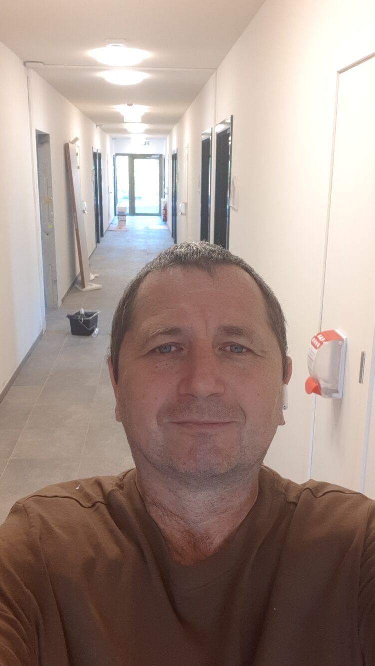  53556808  , 48 ,    Antwerp