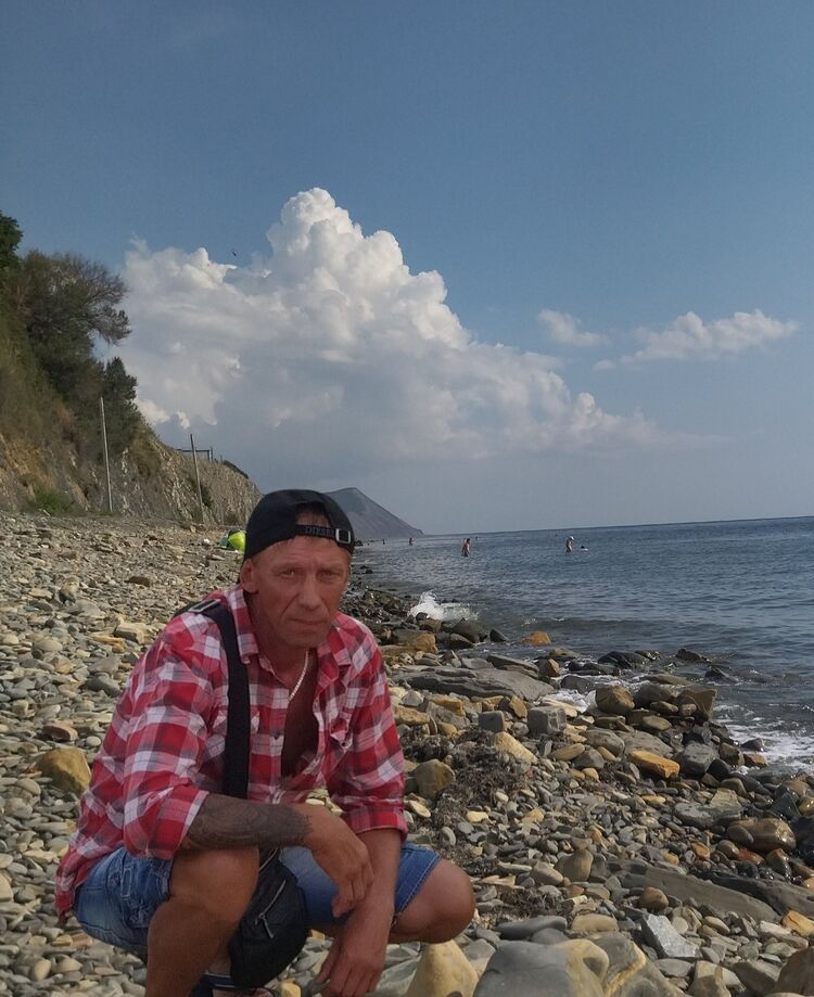  52859538  Vasily, 57 ,    