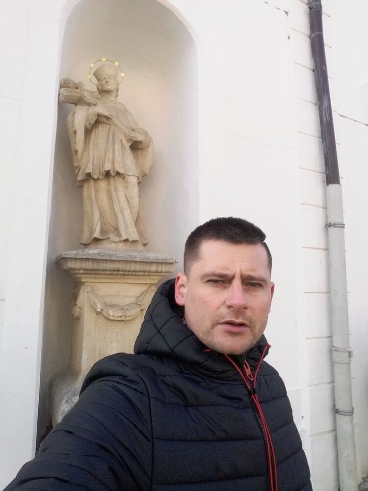  11548338  Cergii, 42 ,    