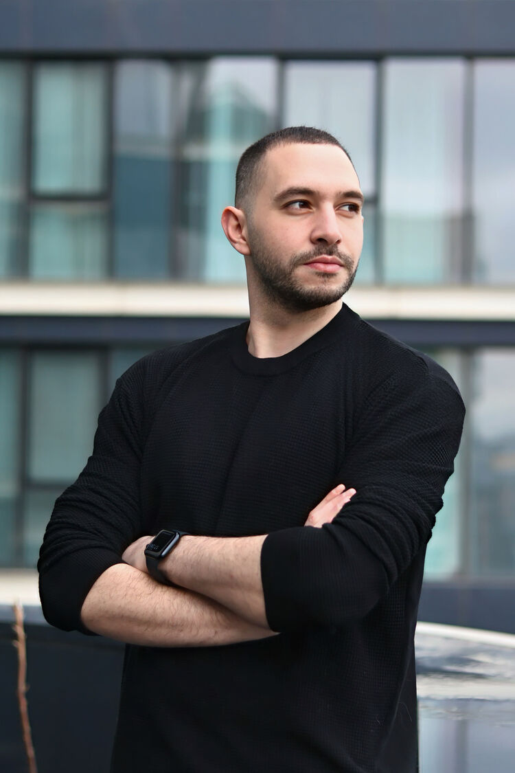  53222128  Fadi, 29 ,    