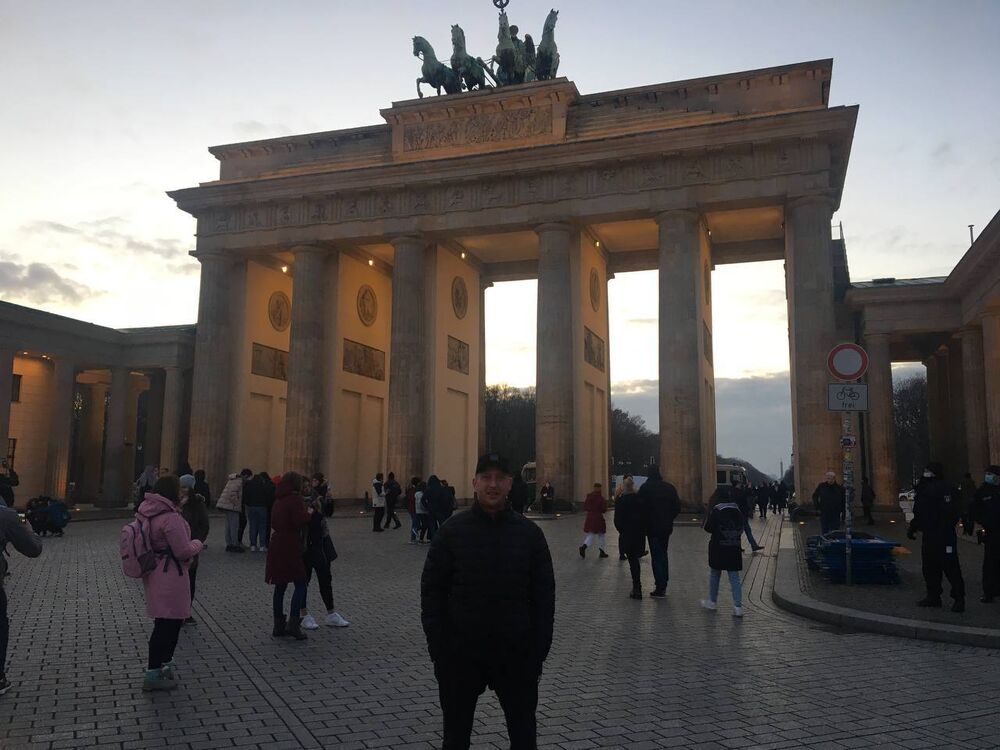  ,   Alex, 41 ,   ,   