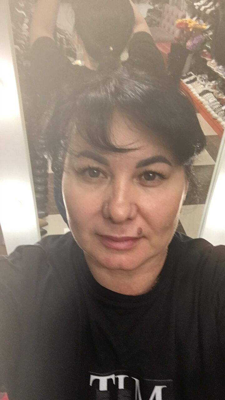  54636858  Elena, 51 ,    