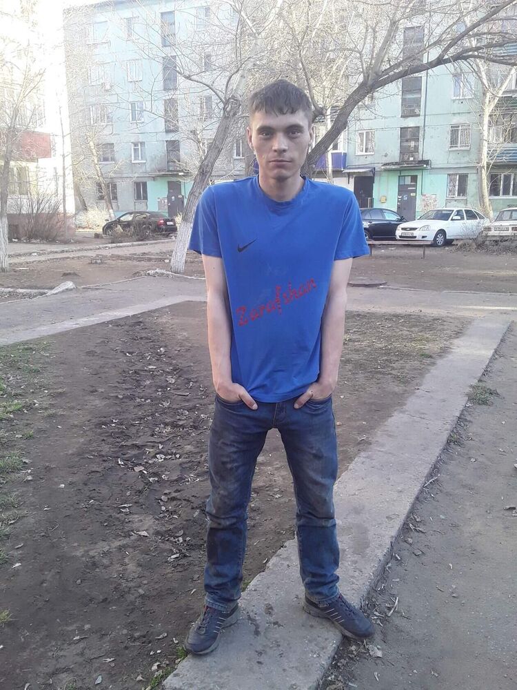  33253058  Slava, 26 ,    