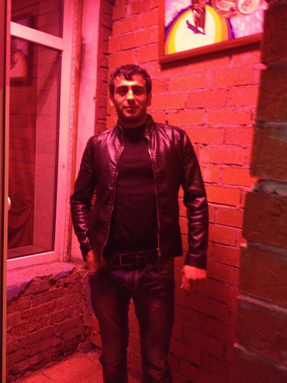  4569758  Maga, 37 ,    