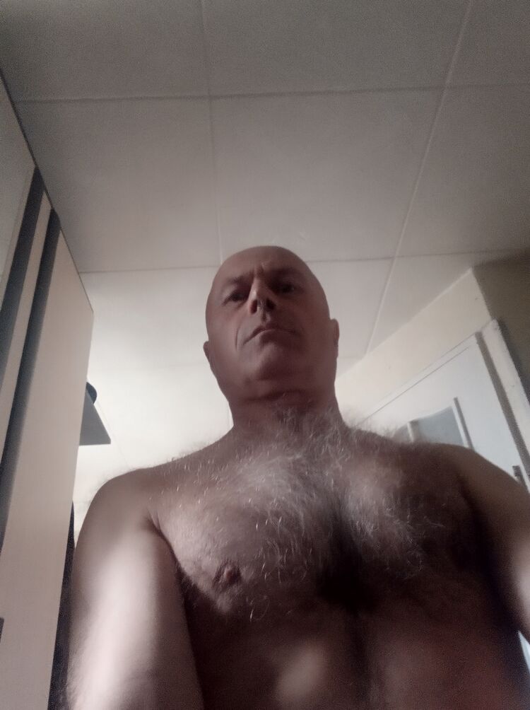  29178248  Hasan, 62 ,    