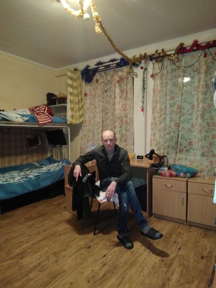 24788078  Aleksandr, 44 ,    