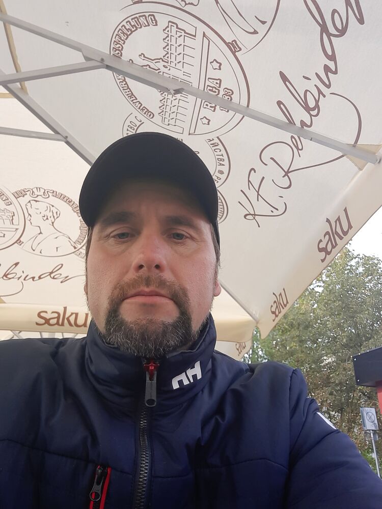  ,   Ruslan, 49 ,   ,   , c 