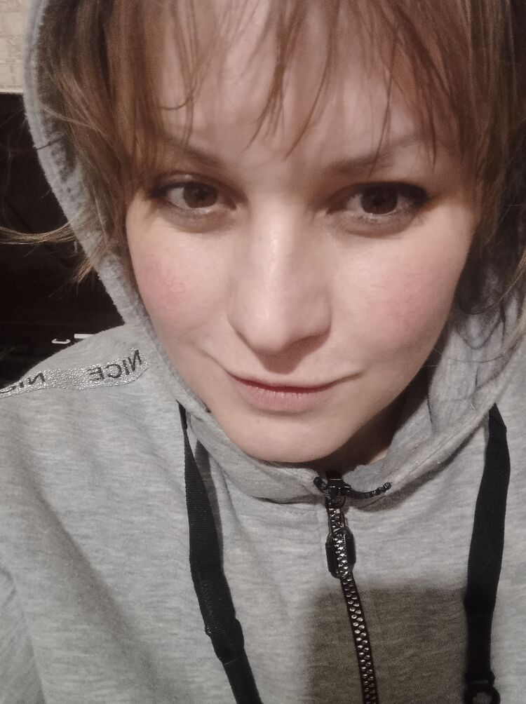  37770358  Alina, 39 ,    