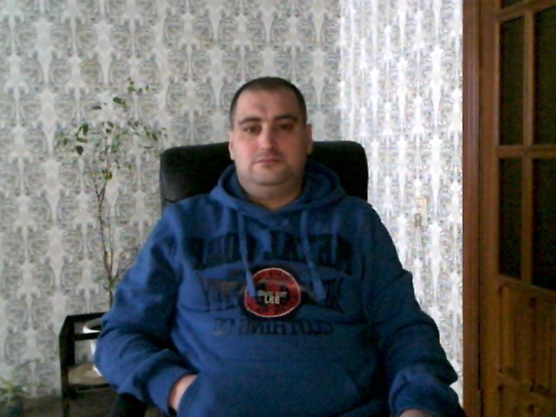 ,   Leon, 45 ,  