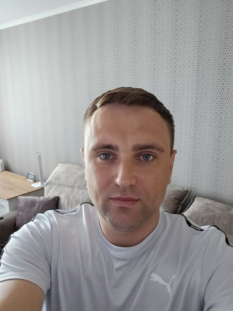  ,   Vladymyr, 35 ,   ,   