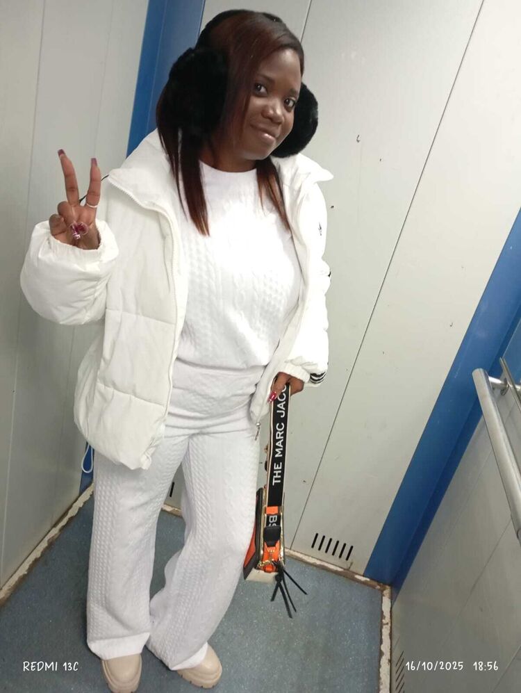  54657828  Yanet, 32 ,    